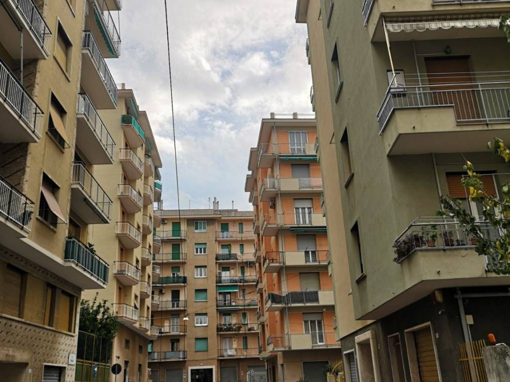 Appartamento a Genova in Via Taggia - Foto 2