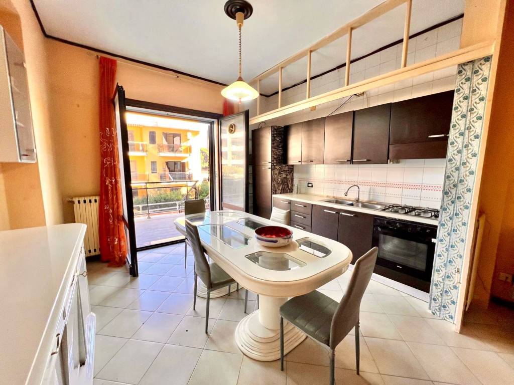 Appartamento a Castel volturno in Viale Claris - Foto 2