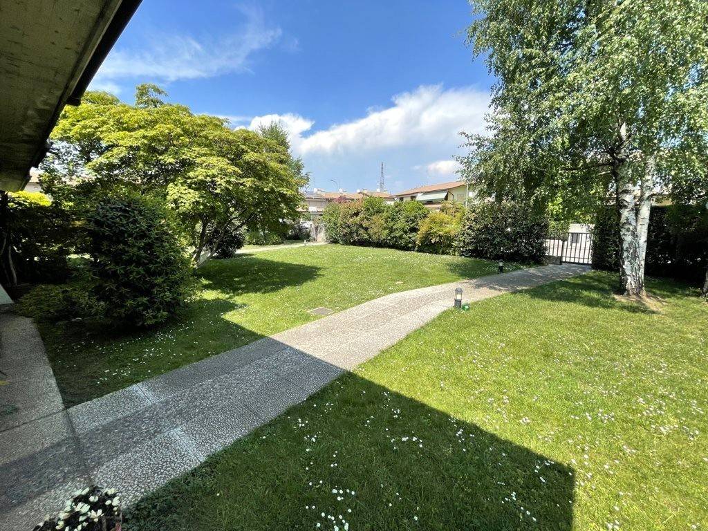 Villa a Chiari in Via Don Luigi Sturzo, 58 - Foto 3