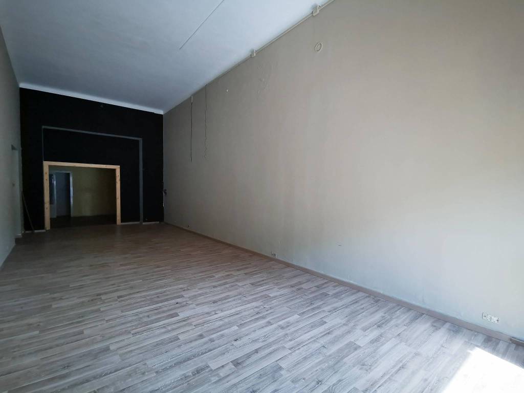 Immobile a Comunanza in Piazza Giuseppe Garibaldi - Foto 4