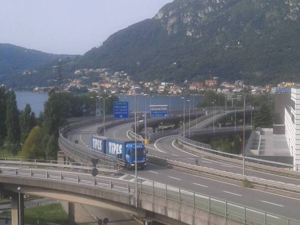 Appartamento a Lecco in Via Fratelli Figini - Foto 4