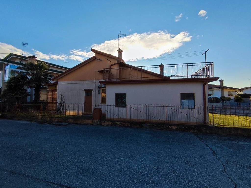Villa a Cordenons in Via Musil - Foto 3