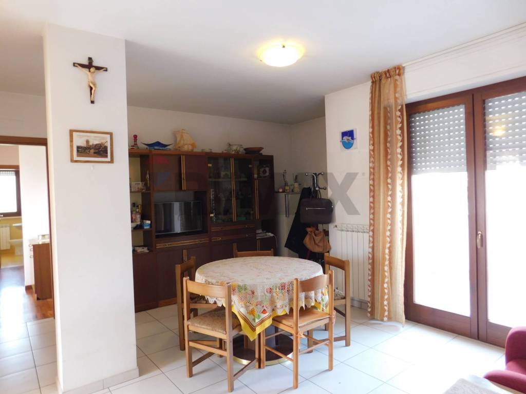 Appartamento a Collecorvino in viale Abruzzo, 7 - Foto 5