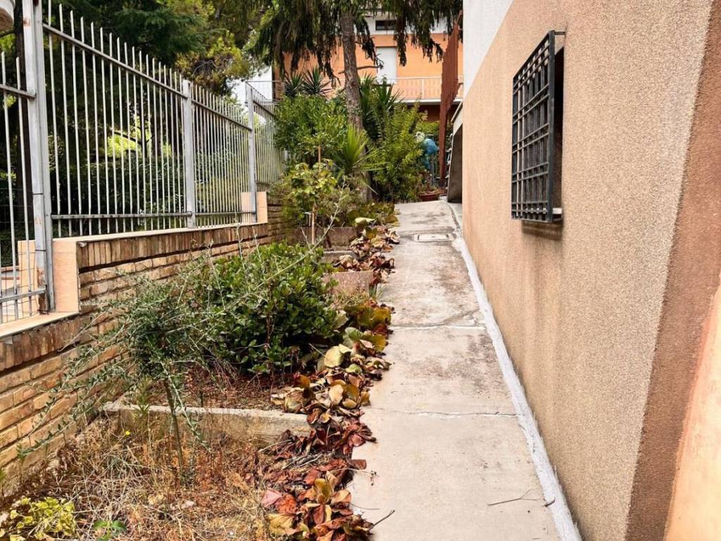 Villa a Civitanova marche in Via Giuseppe Giacosa, 55 - Foto 2