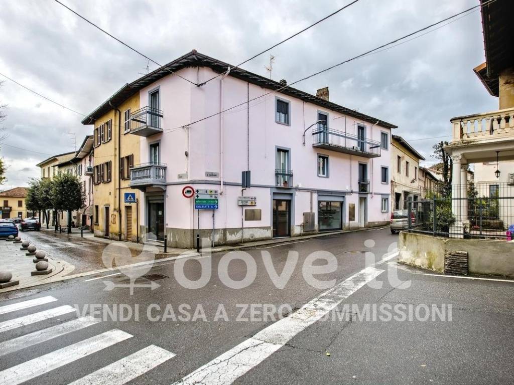Appartamento a Carnago in Via Italia, 21 - Foto 2