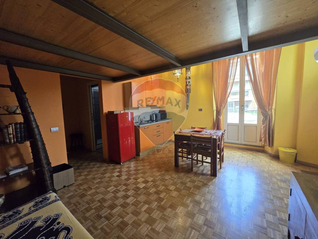 Appartamento a Caronno pertusella in Via Roma, 25 - Foto 2