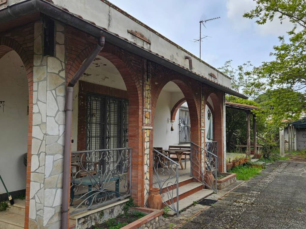 Villa a Terracina in Via Colle la Guardia - Foto 2