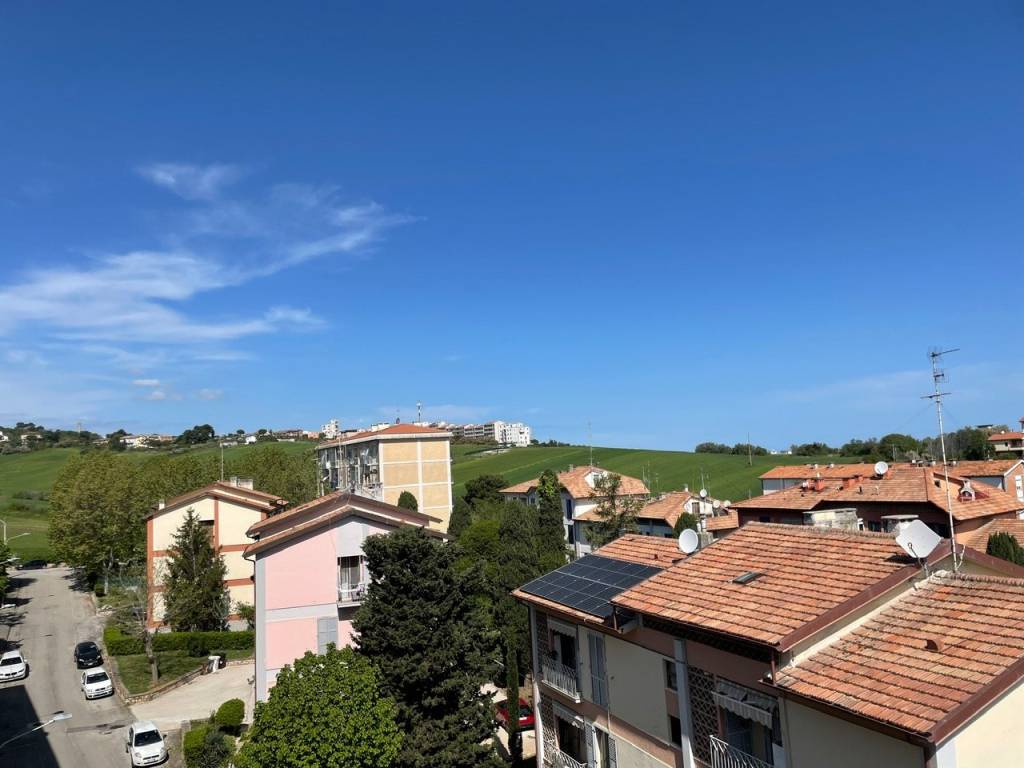 Appartamento a Ancona in Via Angelo Celli - Foto 4