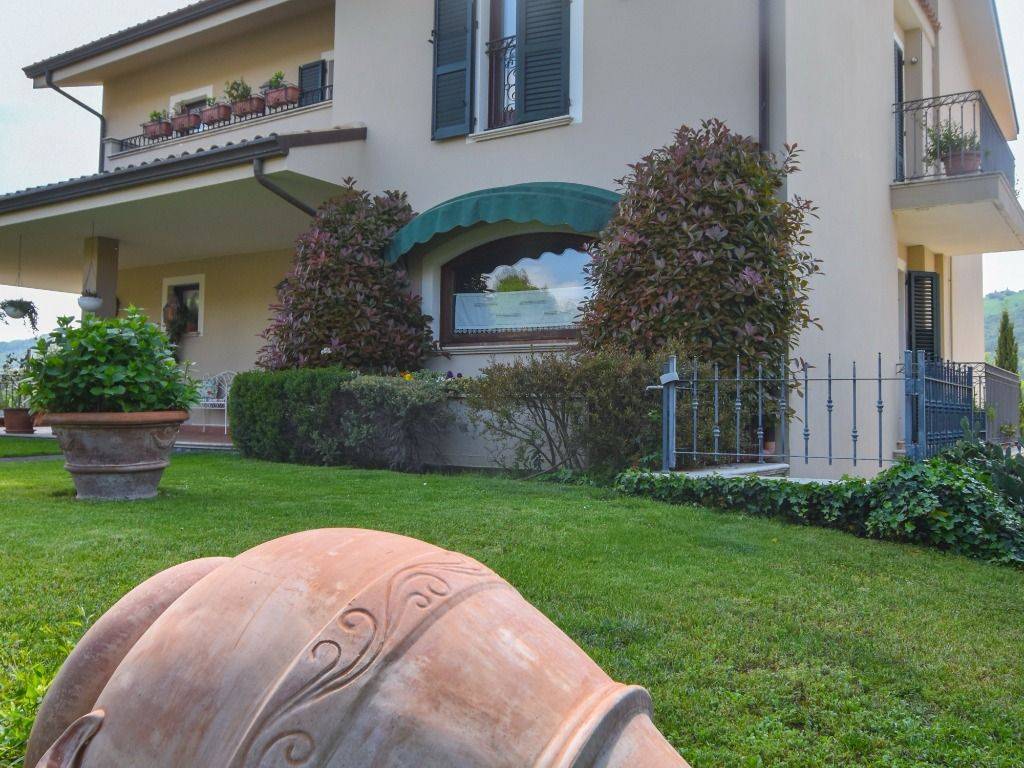 Villa a Monterubbiano in Via Abbadia - Foto 4