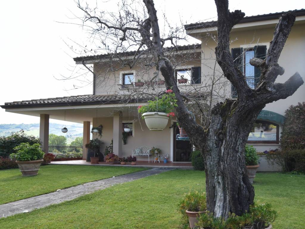 Villa a Monterubbiano in Via Abbadia - Foto 5