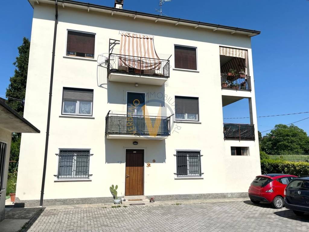 Appartamento a Sumirago in Via Milano, 36 - Foto 2