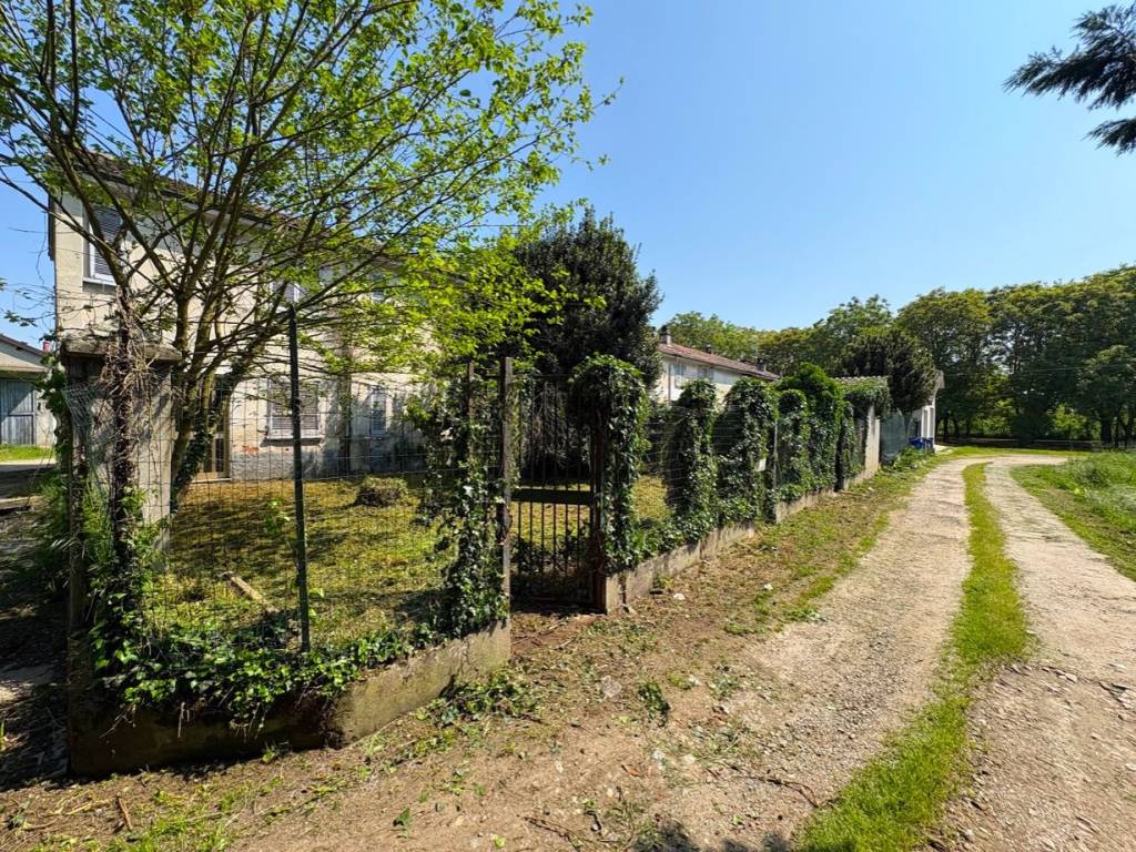 Casa indipendente a Mede in Via San Bernardino, 13 - Foto 2