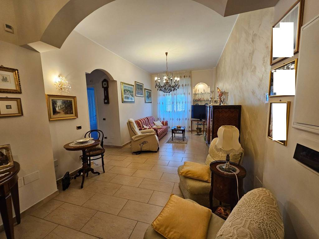 Appartamento a Salerno in Via Fratelli Palumbo - Foto 2