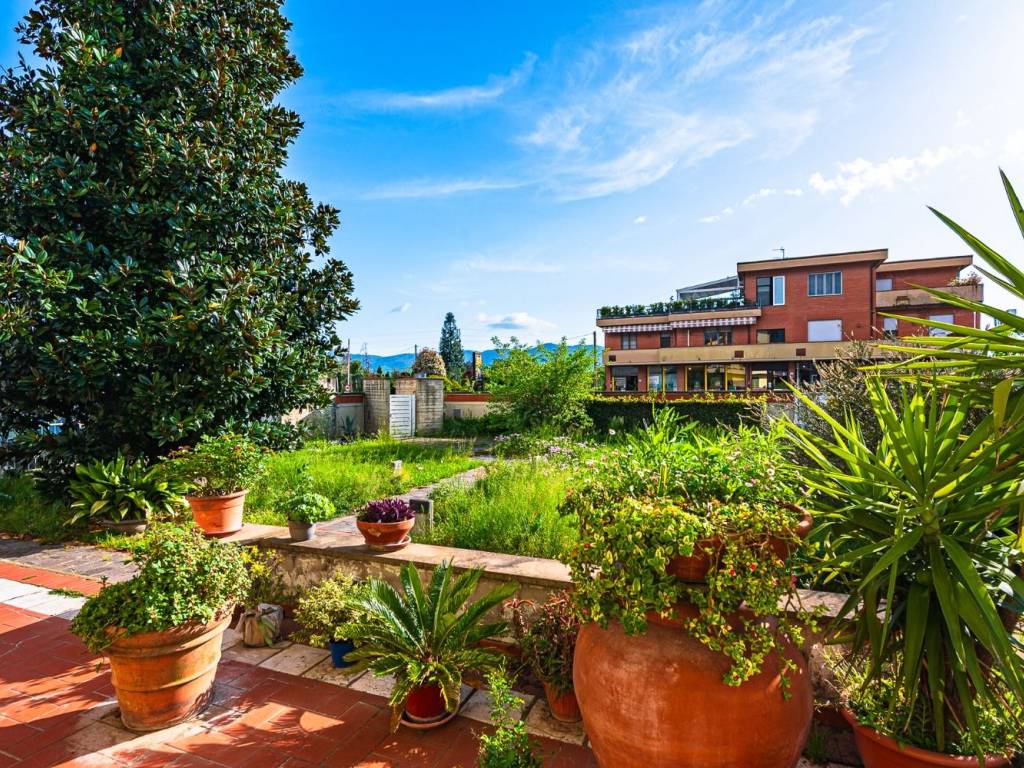 Villa a Pistoia in Strada Statale Fiorentina - Foto 2