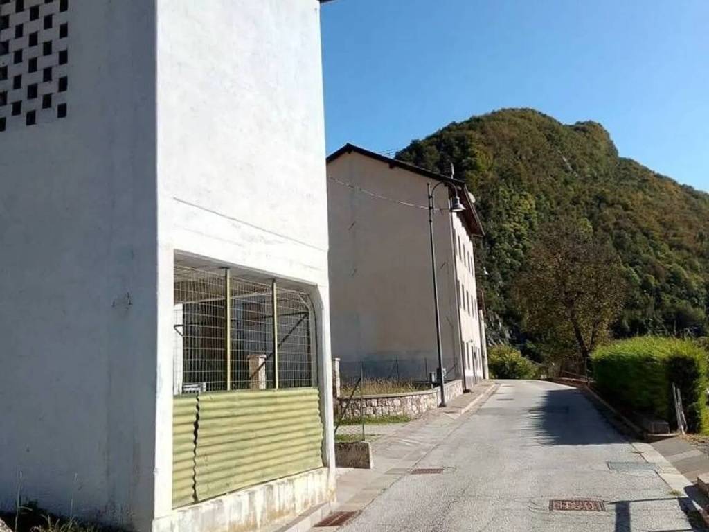 Villa a Claut in Via Gian Battista Martini S.N.C. - Foto 4