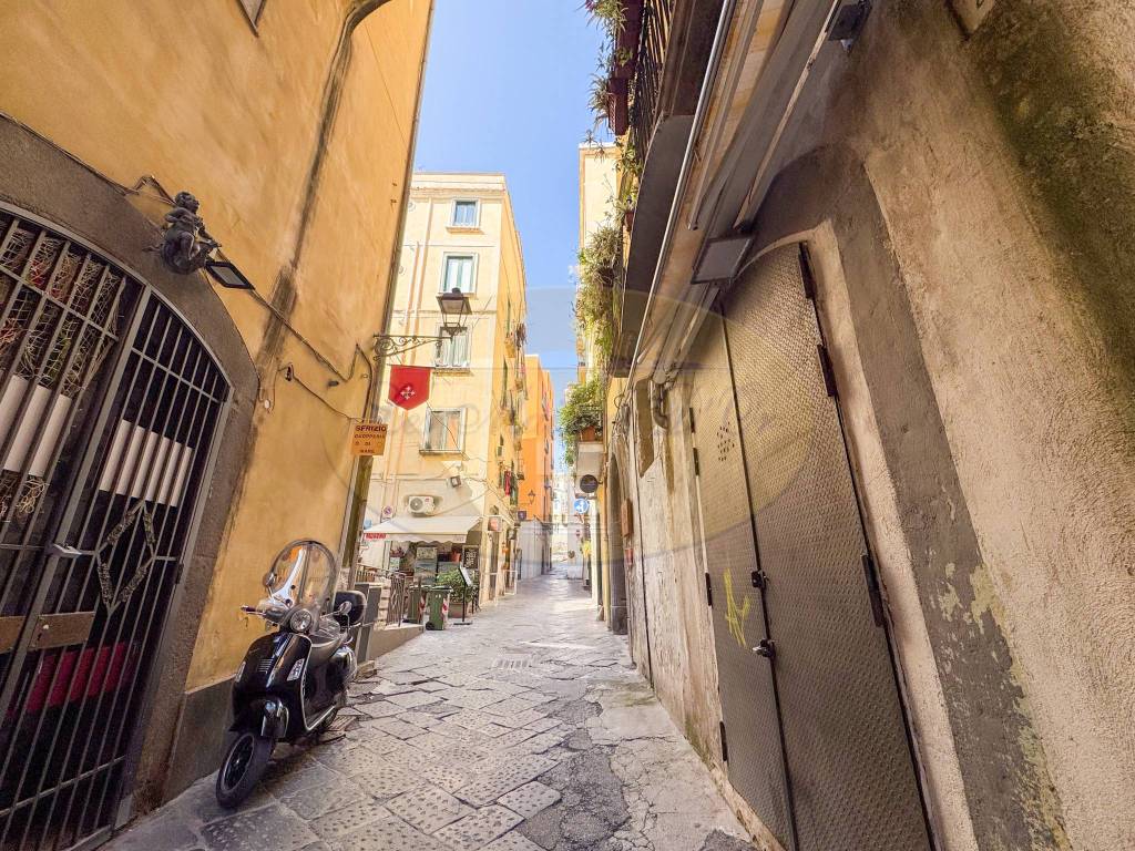 Appartamento a Salerno in Largo Conservatorio Vecchio, 8 - Foto 2