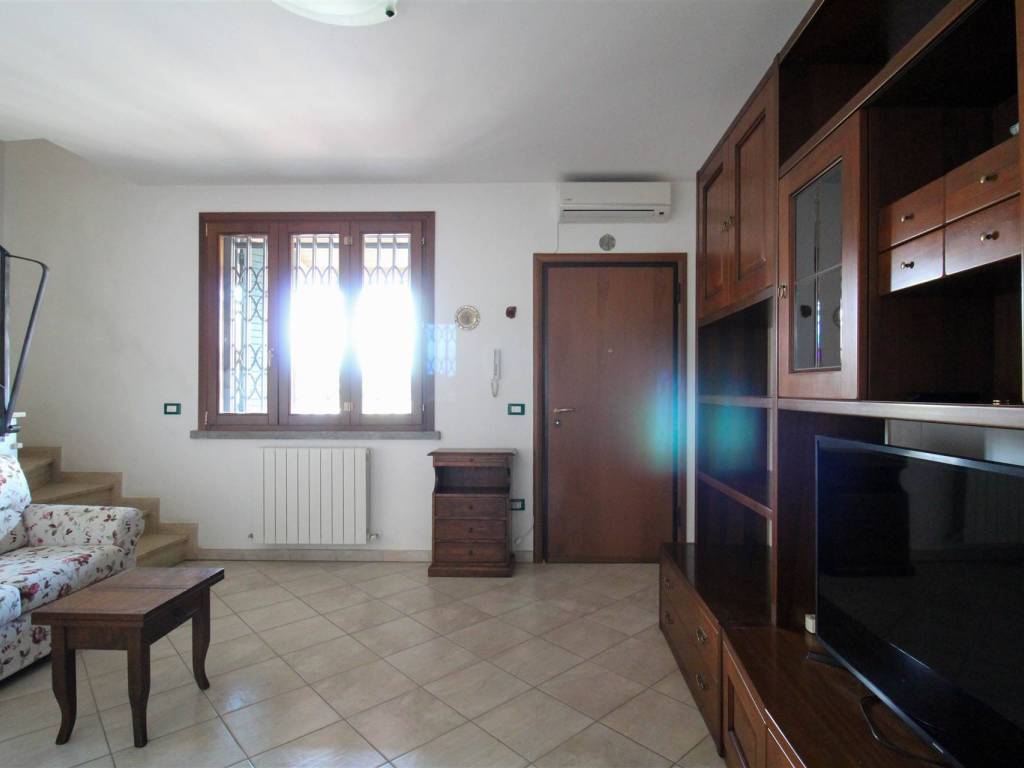 Appartamento a Cecina in Via Monte Marmolada - Foto 2