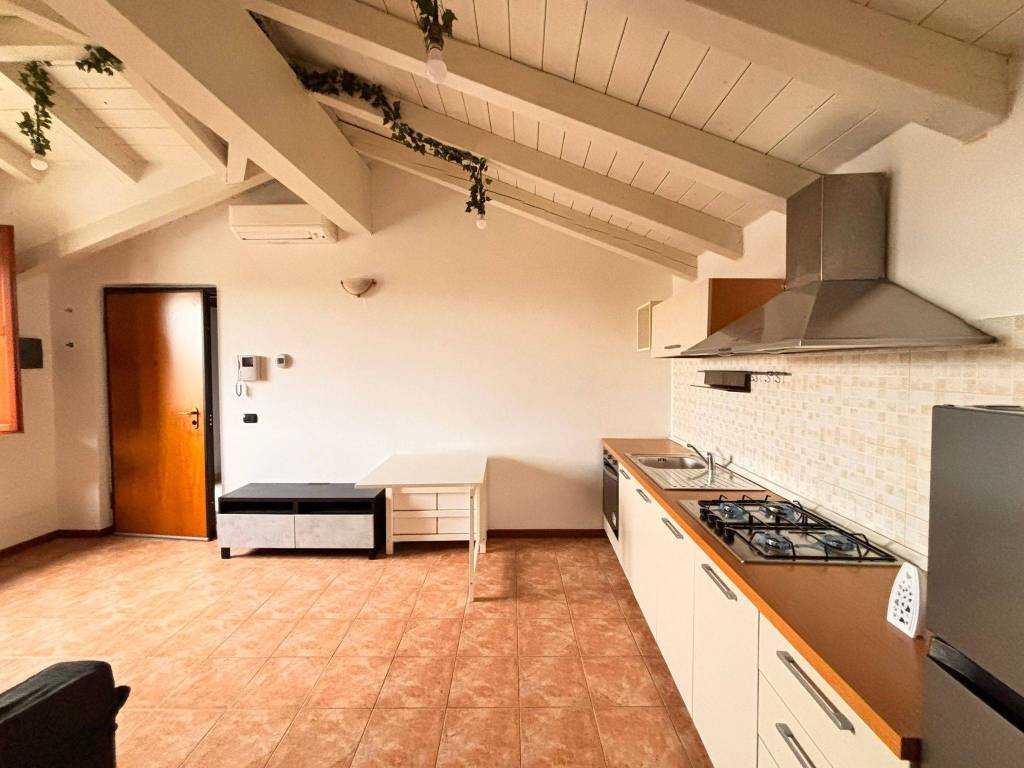 Appartamento a Gambolò in Via Vecchia di Vigevano - Foto 2