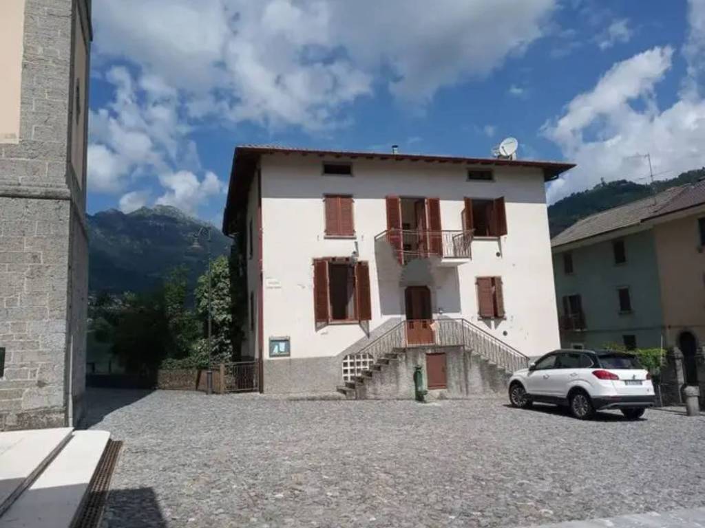 Casa indipendente a Locatello in Via Don Sebastiano Vanotti - Foto 2