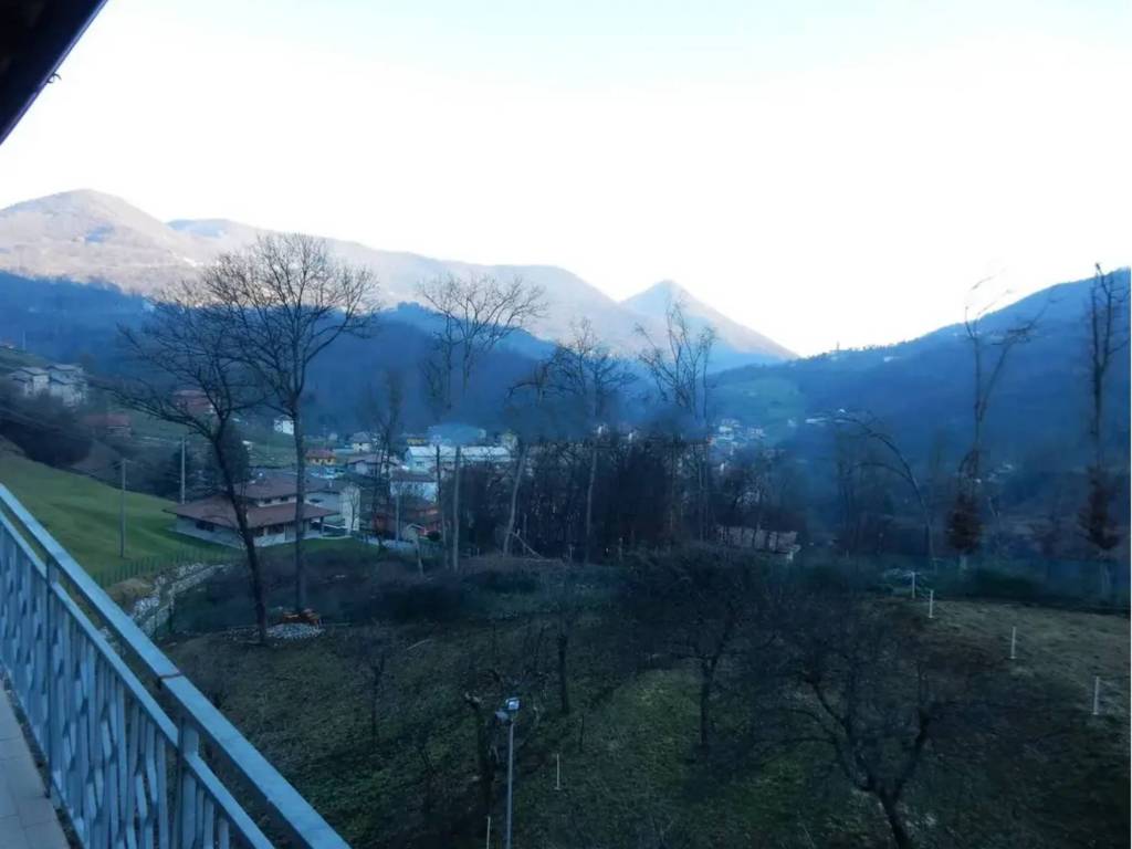 Casa indipendente a Sant'omobono terme in Via Pasanello - Foto 2