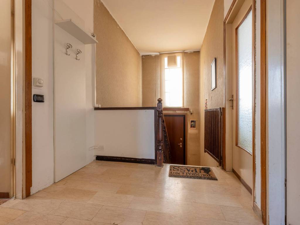 Villa a Venegono superiore in Via Onorevole Filippo Turati - Foto 3