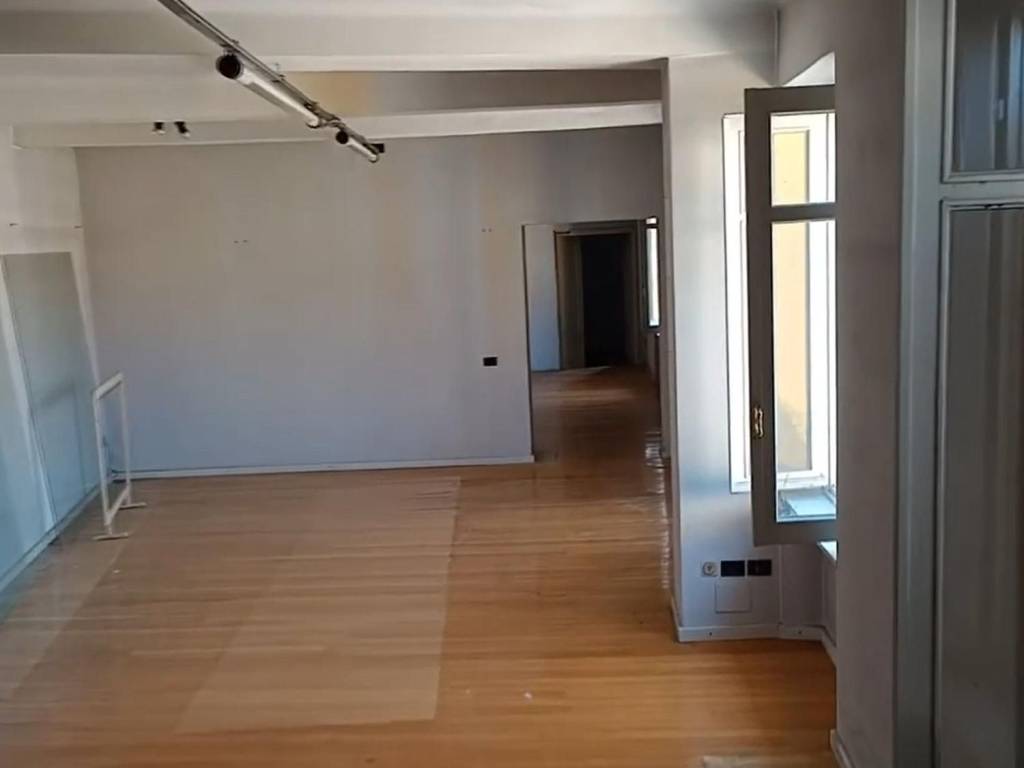 Appartamento a Lonate pozzolo in Via Giuseppe Garibaldi, 2, 21015 Lonate Pozzolo VA, Italia - Foto 4