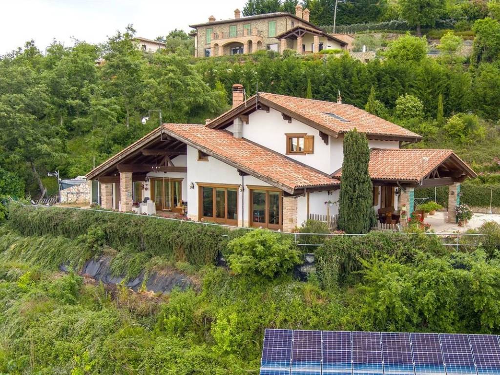 Villa a Tuoro sul trasimeno in TUORO SUL TRASIMENO - Foto 2