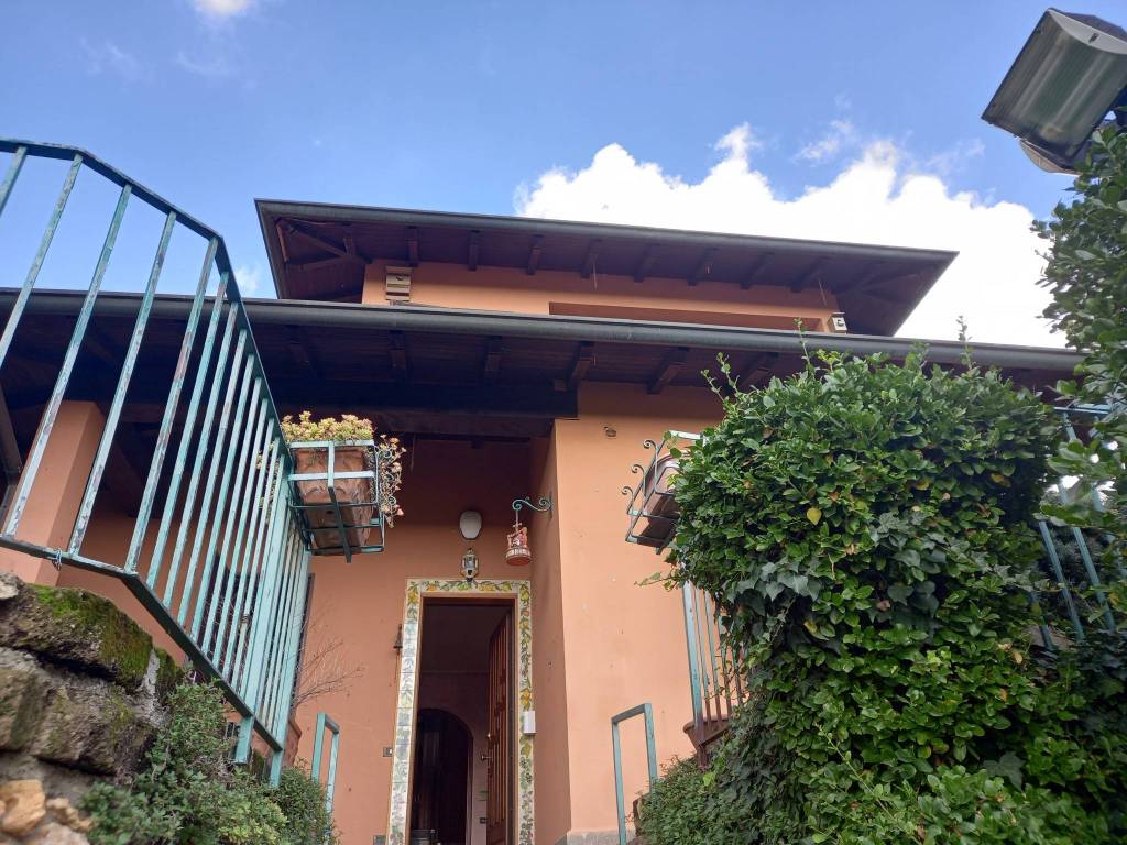 Villa a Merate in Via Michelangelo Buonarroti - Foto 2