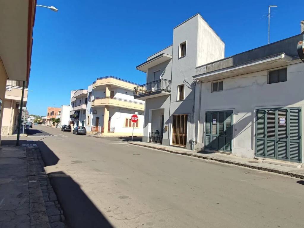 Box / garage a Cutrofiano in Viale Della Repubblica, 62 - Foto 2