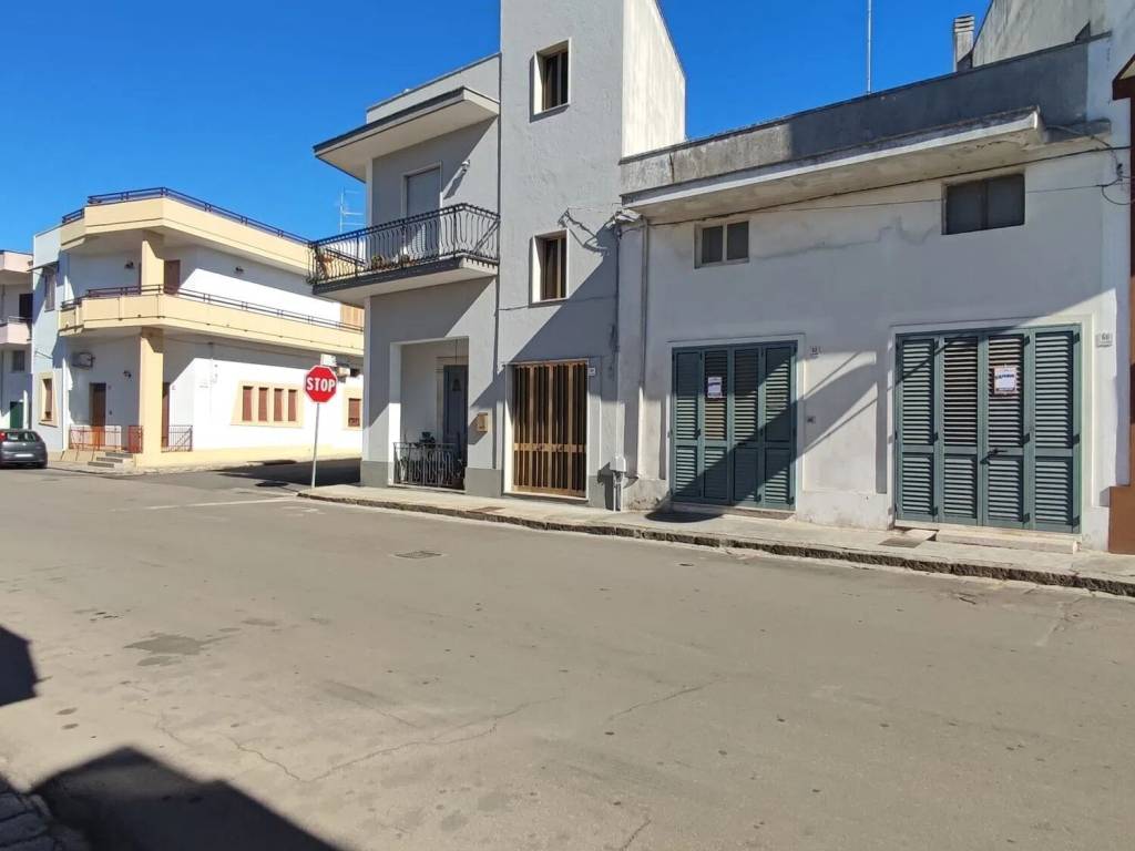 Box / garage a Cutrofiano in Viale Della Repubblica, 62 - Foto 3