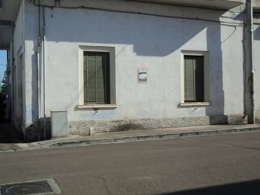 Appartamento a Cutrofiano in Viale Della Costituzione, 64 - Foto 3