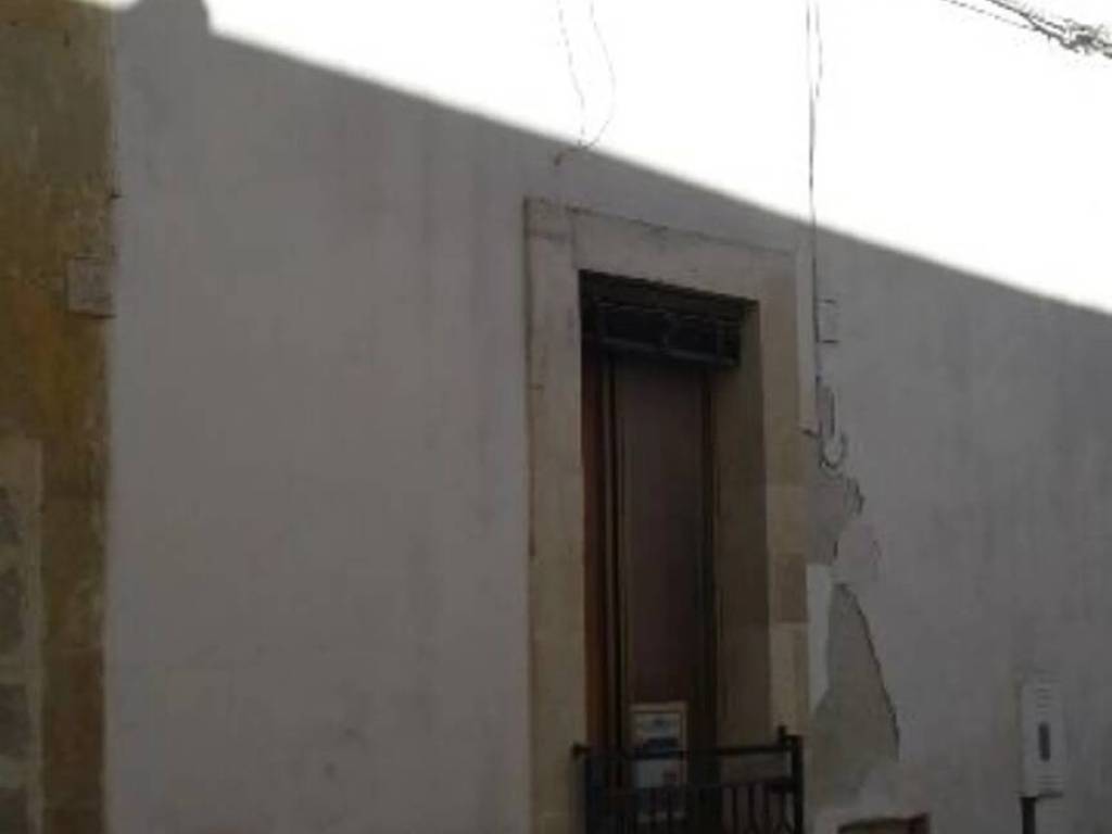 Villa a Cutrofiano in Via Massimo D'Azeglio - Foto 2