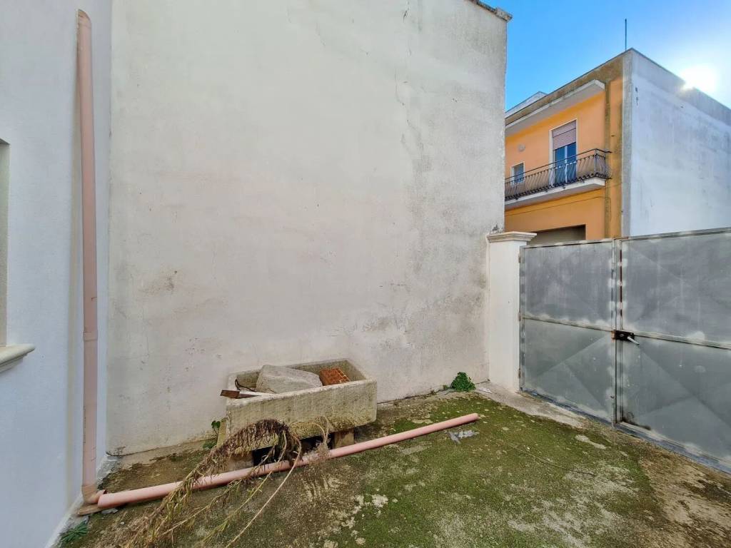 Villa a Cutrofiano in Via Giuseppe Cesare Abba S.N.C. - Foto 4