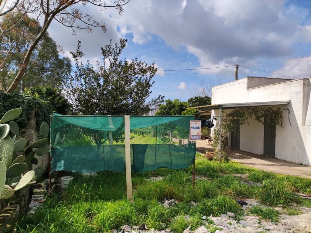 Rustico / casale a Cutrofiano in Via Supersano S.N.C. - Foto 4