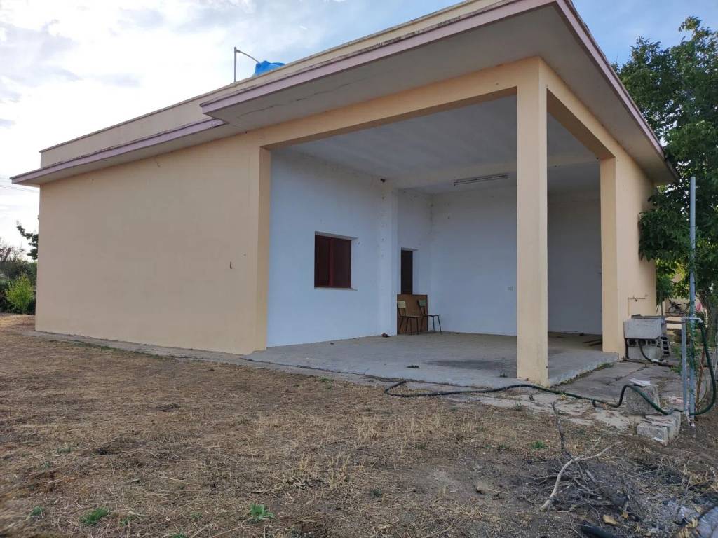 Rustico / casale a Cutrofiano in Via Vicinale Petrore S.N.C. - Foto 2