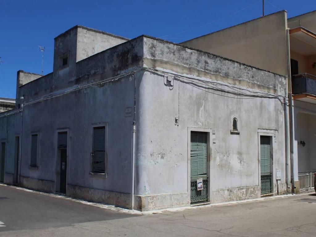 Villa a Cutrofiano in Via Volturno, 37 - Foto 2