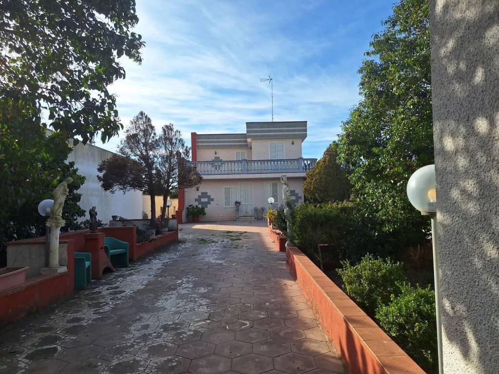 Villa a Cutrofiano in Via Vicinale Per Soleto S.N.C. - Foto 2