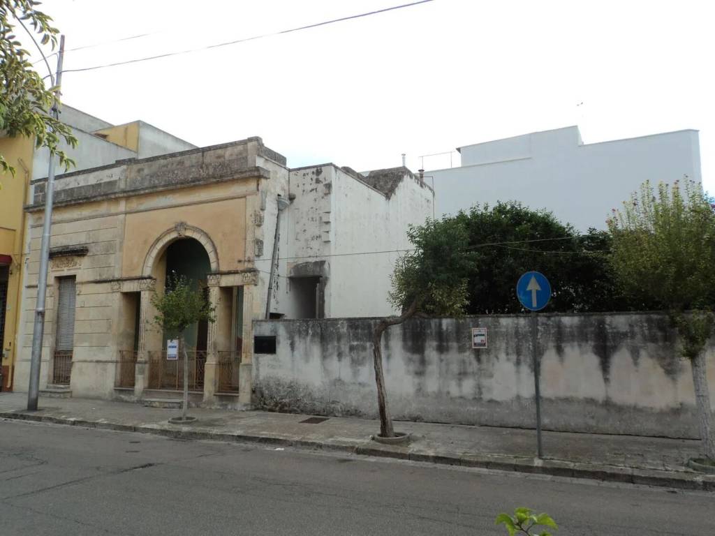 Villa a Cutrofiano in Via Martiri D'Otranto, 63 - Foto 4