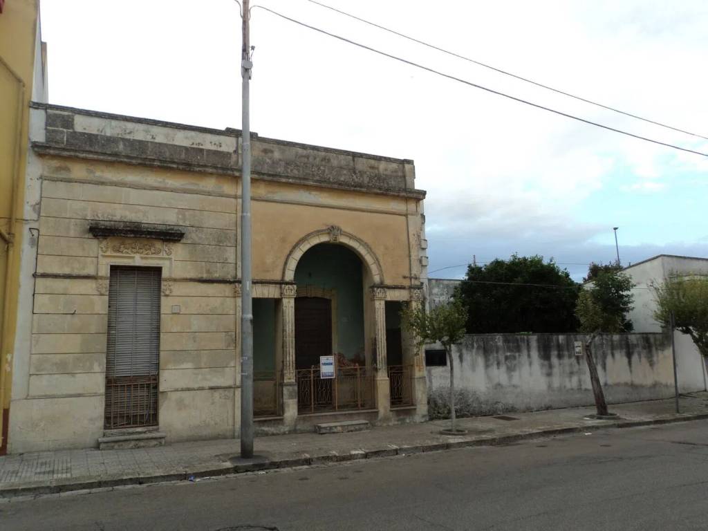 Villa a Cutrofiano in Via Martiri D'Otranto, 63 - Foto 5