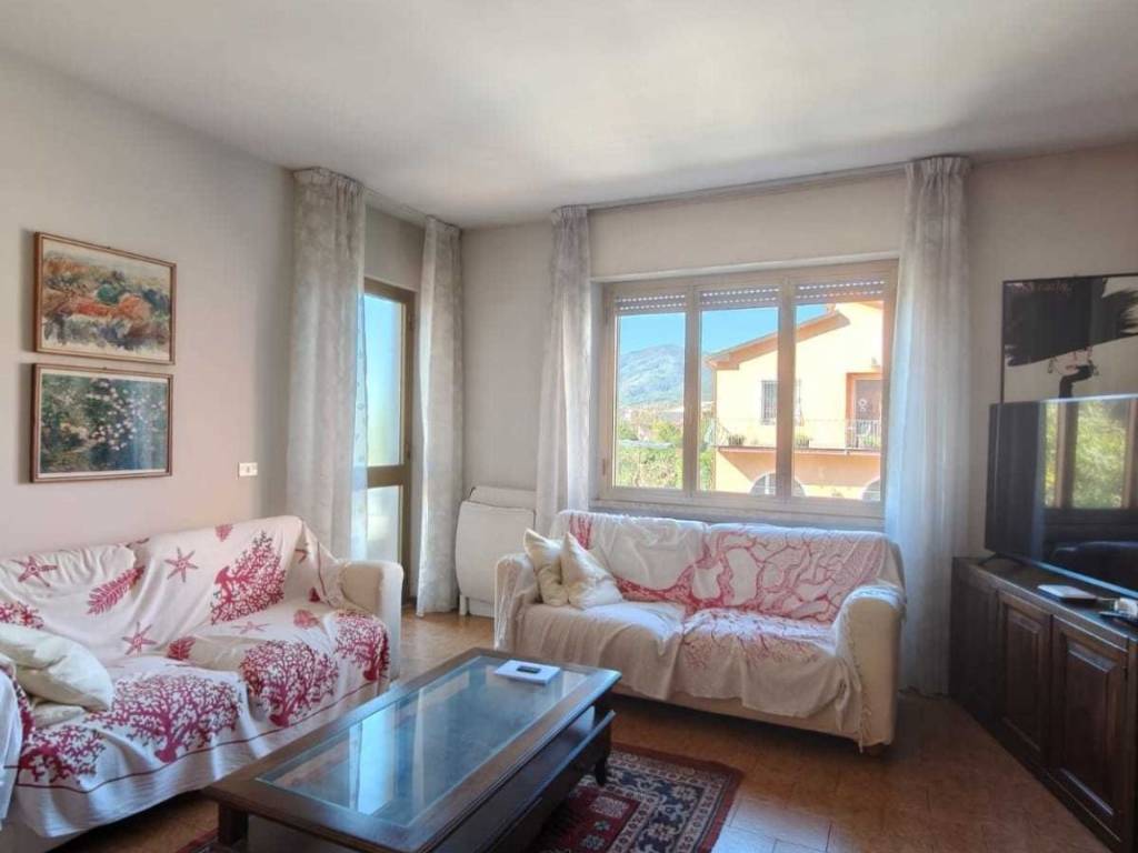 Appartamento a Tresana in Via Europa - Foto 2