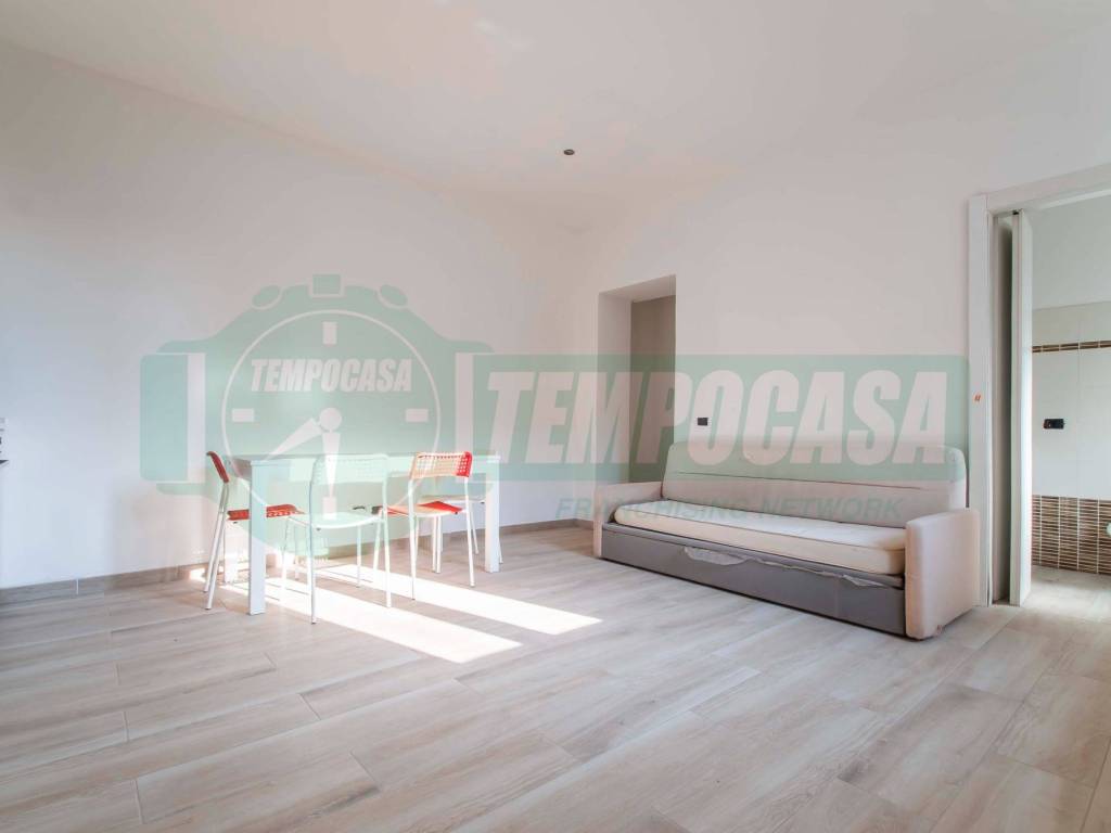 Appartamento a Gorla minore in Via Giordano Giacchetti - Foto 2