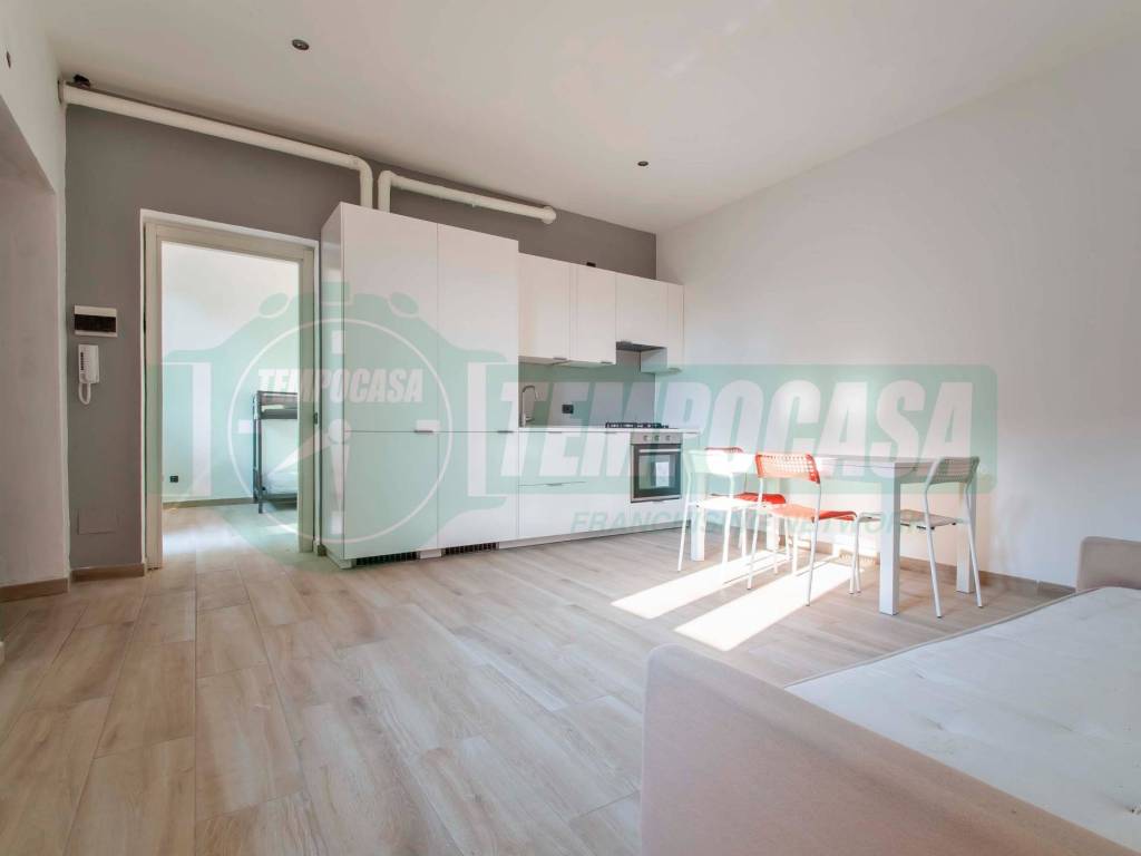 Appartamento a Gorla minore in Via Giordano Giacchetti - Foto 3