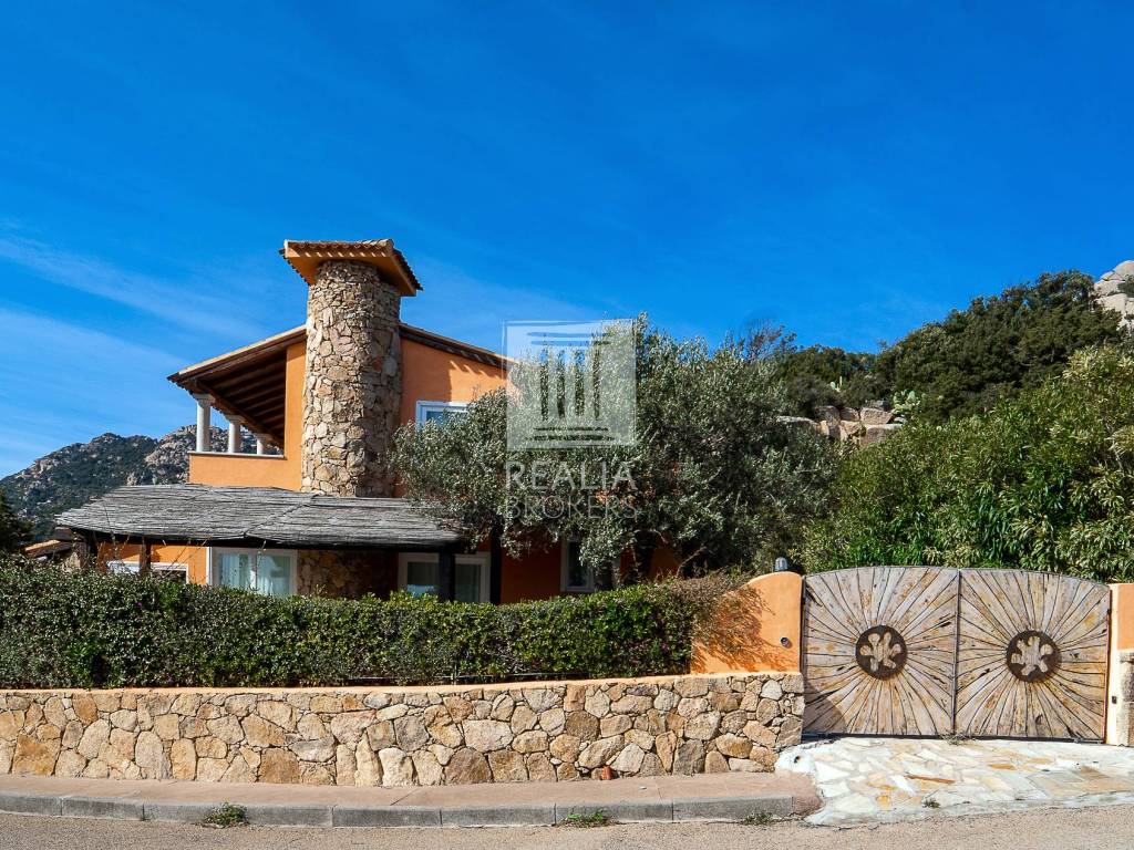 Villa a Arzachena in Via Monti di Lu Casciu - Foto 2