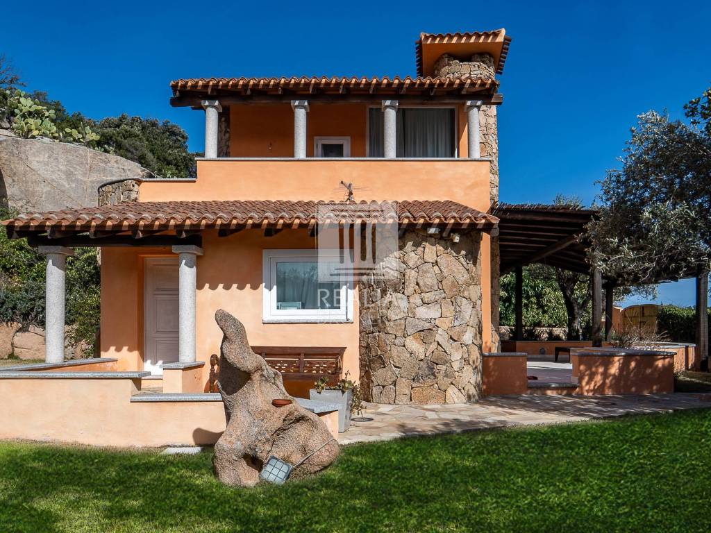 Villa a Arzachena in Via Monti di Lu Casciu - Foto 3