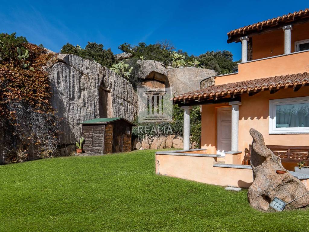 Villa a Arzachena in Via Monti di Lu Casciu - Foto 4