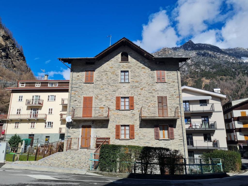Appartamento a Chiesa in valmalenco in Via Funivia, 3 - Foto 2