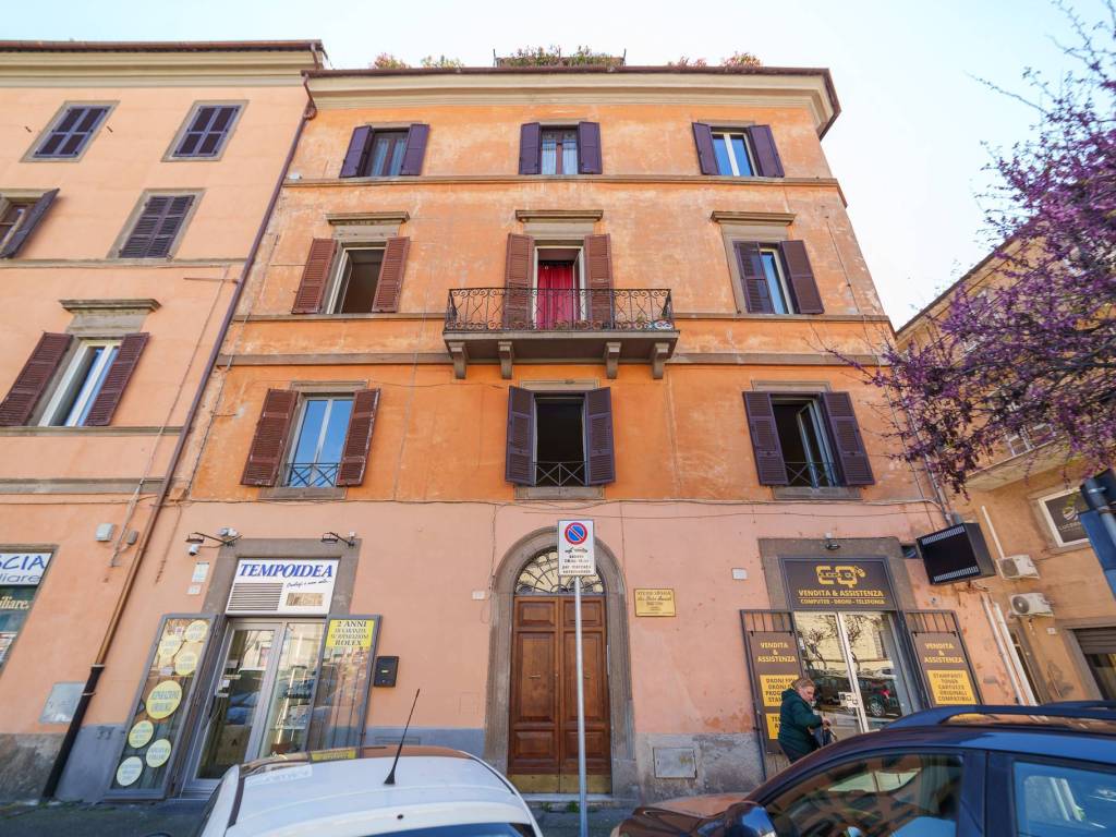 Appartamento a Viterbo in Piazza della Rocca - Foto 4