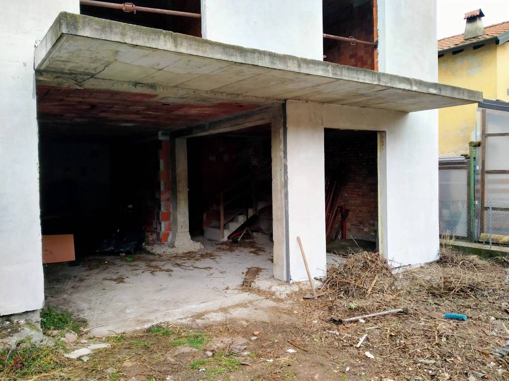 Casa indipendente a Besozzo in Via Stocchetti - Foto 4