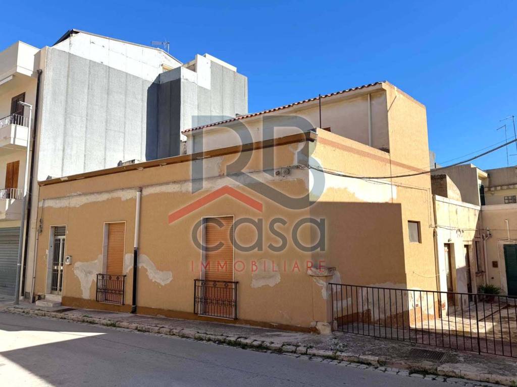 Casa indipendente a Ispica in Via Raffaello - Foto 2