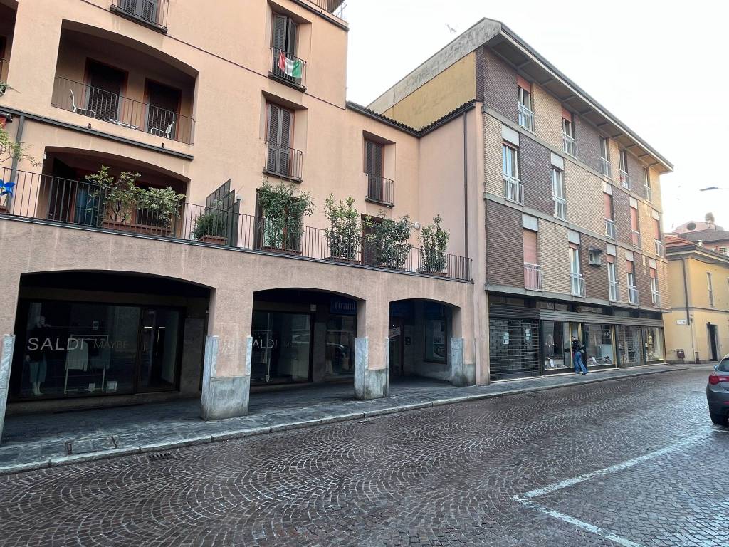 Appartamento a Sesto calende in Via Roma - Foto 4